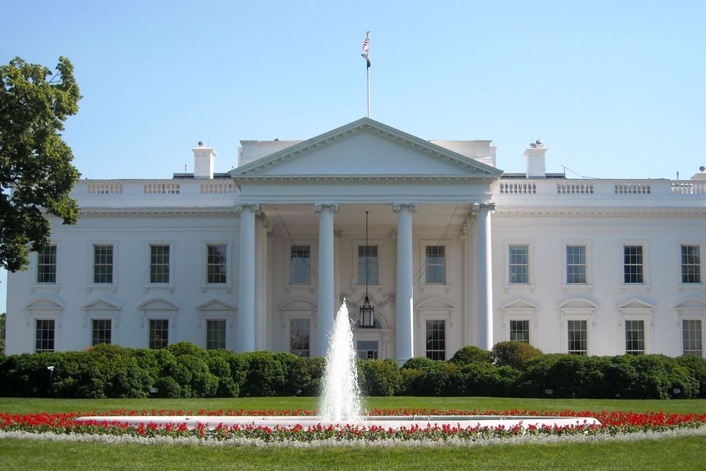 20130816102023white-house.jpg
