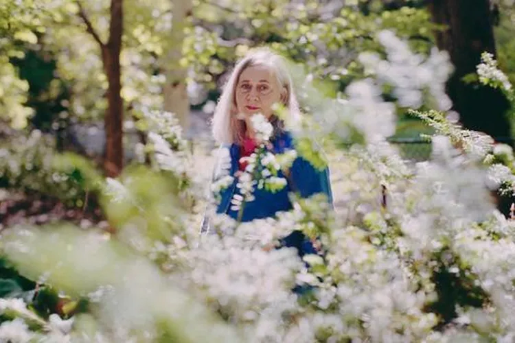 Marilynne Robinson (mobile)