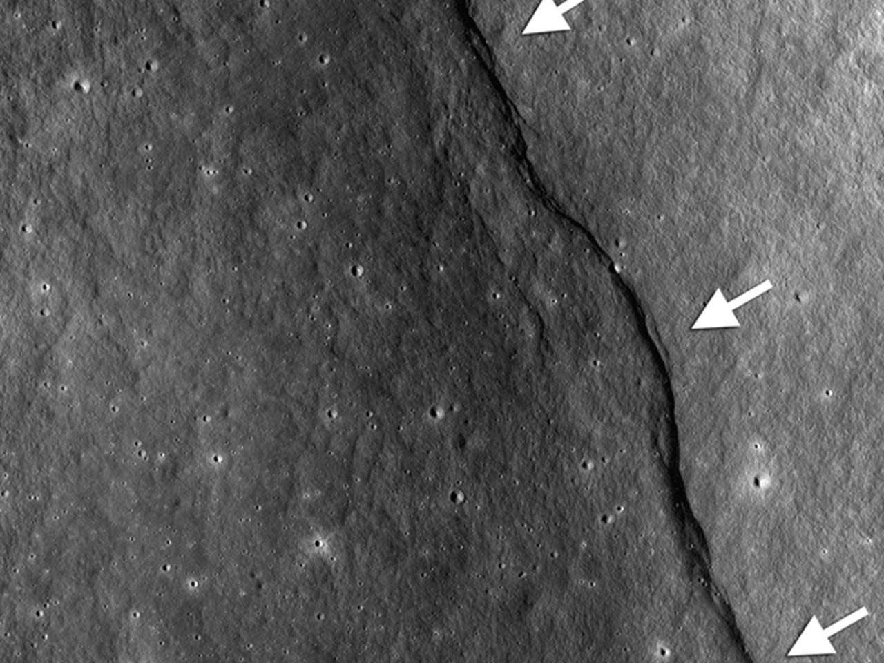 Split Line On Moon