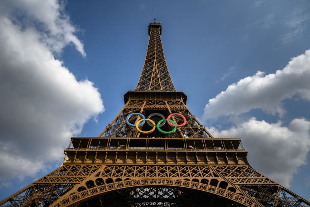 Rings on Eiffel Tower
