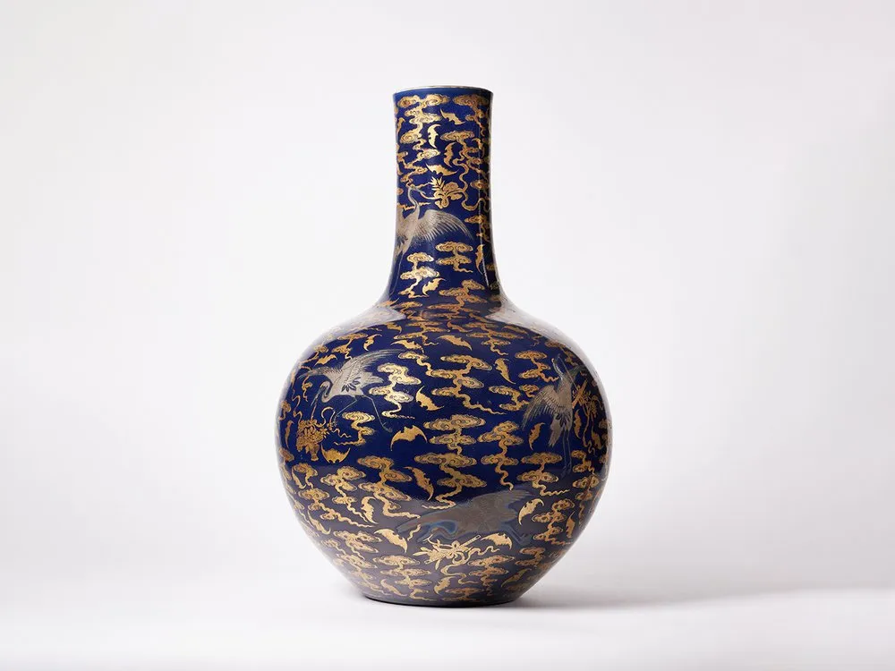 A Qing dynasty vase that sold for $1.8 million at auction