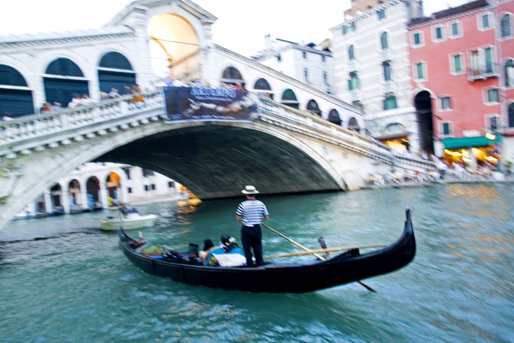 2Rialto-Bridge-Grand-Canal.jpg
