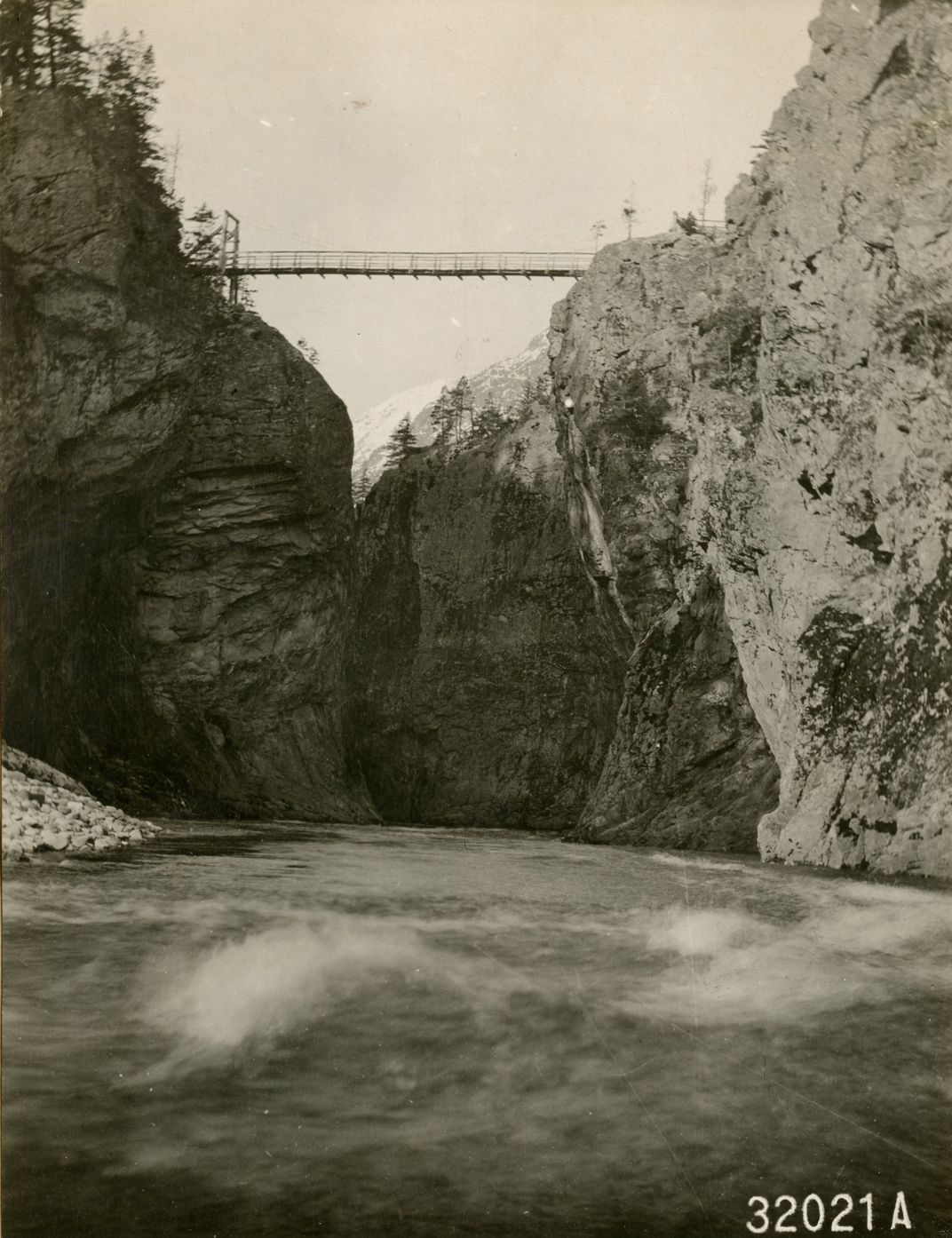 Proposed dam site on the Skagit River, photographed in 1914