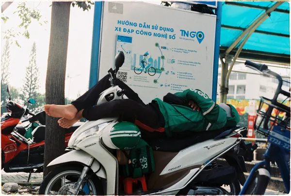 A taxi driver in Vietnam thumbnail