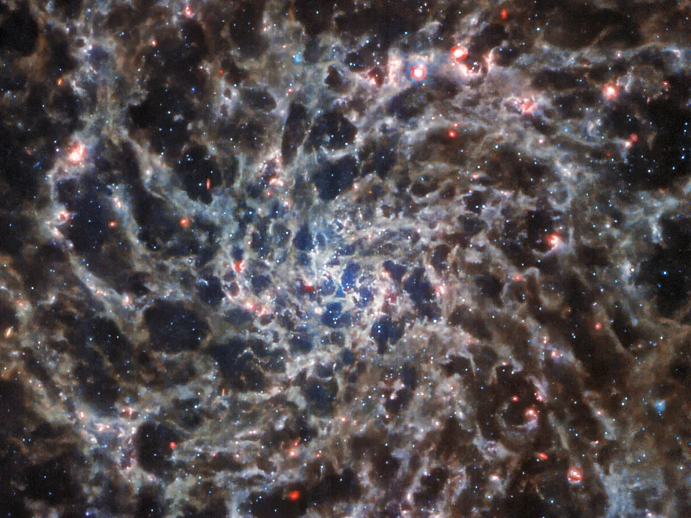 Webb photo of IC 5332