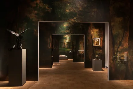 A room decorated with animal art was designed to look like a forest. 