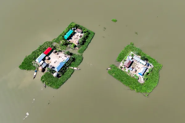 Life on a flooded island thumbnail