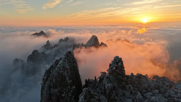 The misty cliff awakens thumbnail