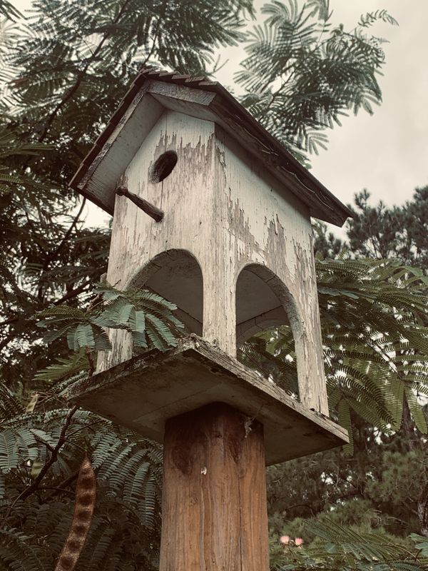 Old Country birdhouse thumbnail
