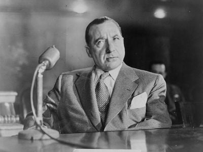 Mobster Frank Costello testifying before the Kefauver Committee.