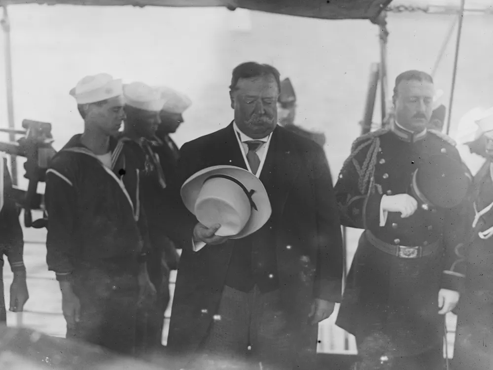 President William Howard Taft boards the Mayflower in 1909.