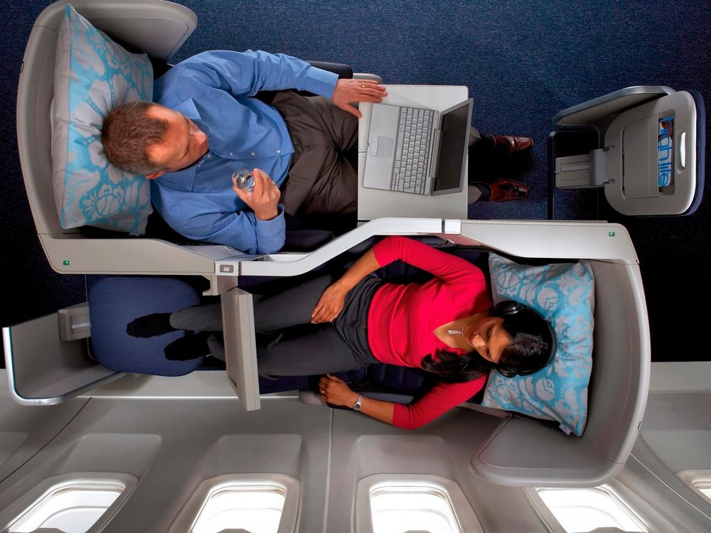 Why reclining seats are vanishing from airplanes