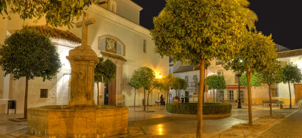  Evening in Marbella's Plaza de la Inglesia square 