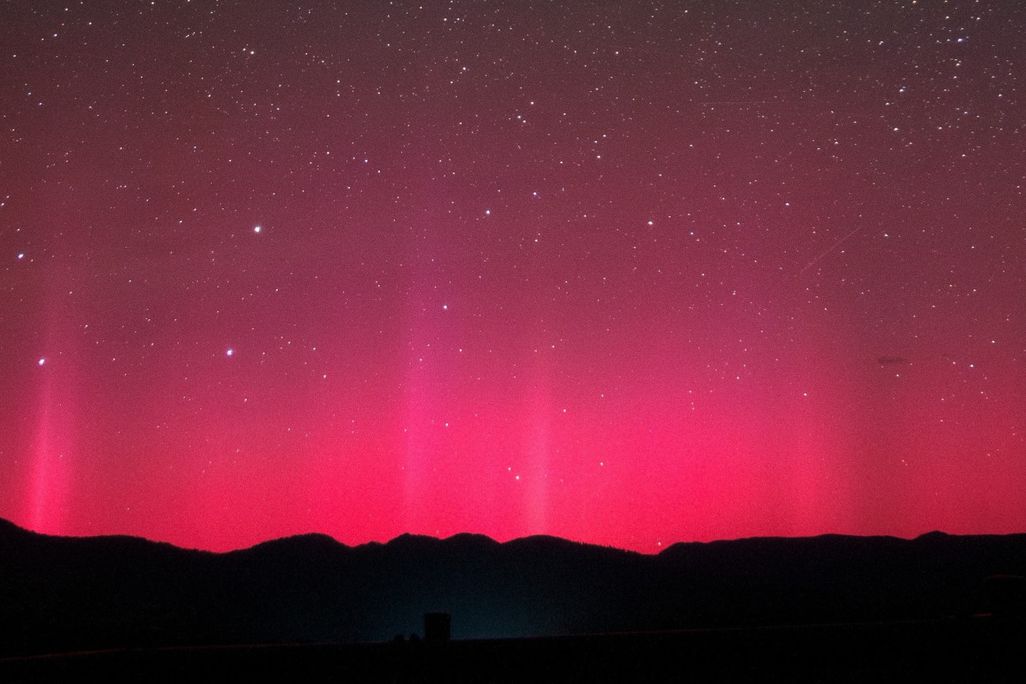 A beautiful pink aurora