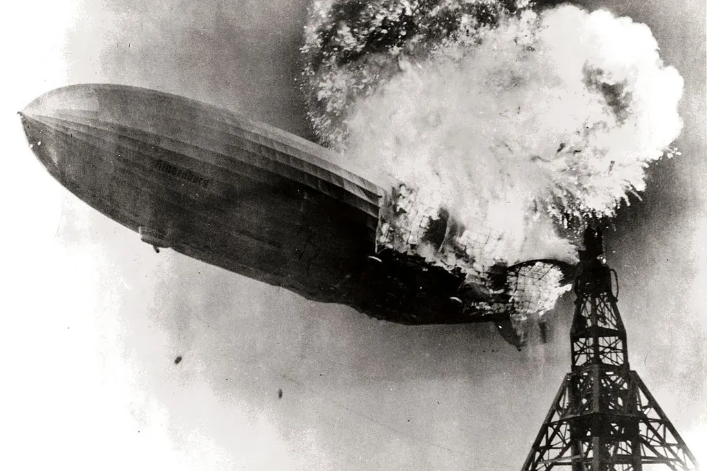 Hindenburg_burning.jpg