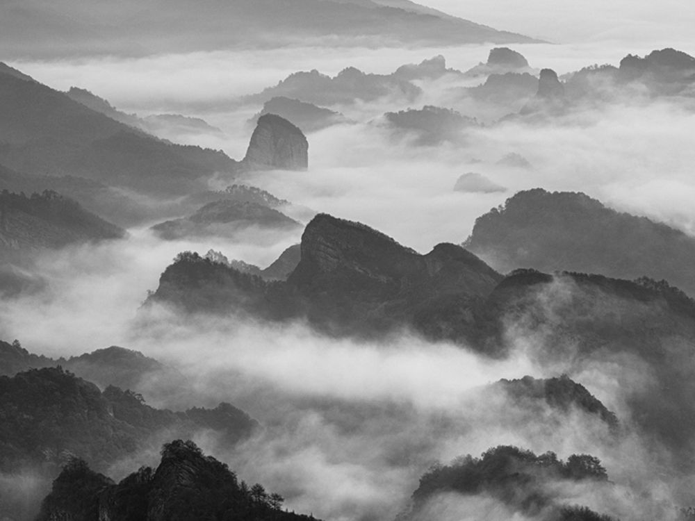 Peaks Watching the Clouds | Smithsonian Photo Contest | Smithsonian ...