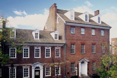 Smithsonian Associates will offer a virtual tour of George Washington's Alexandria on October 16 that spotlights churches, houses, taverns and other sites associated with the first president, as well the newly revitalized waterfront.