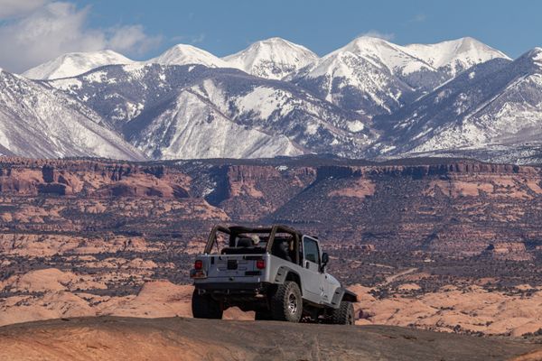 Four-wheelin in Moab thumbnail