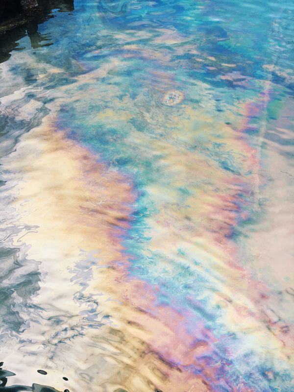 Oil rising to the surface from USS Arizona shipwreck thumbnail