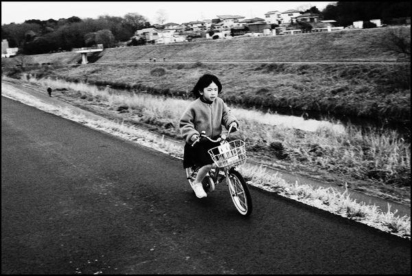 Biking with the wind thumbnail