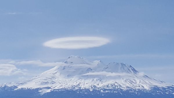 halo over Mt Shasta thumbnail