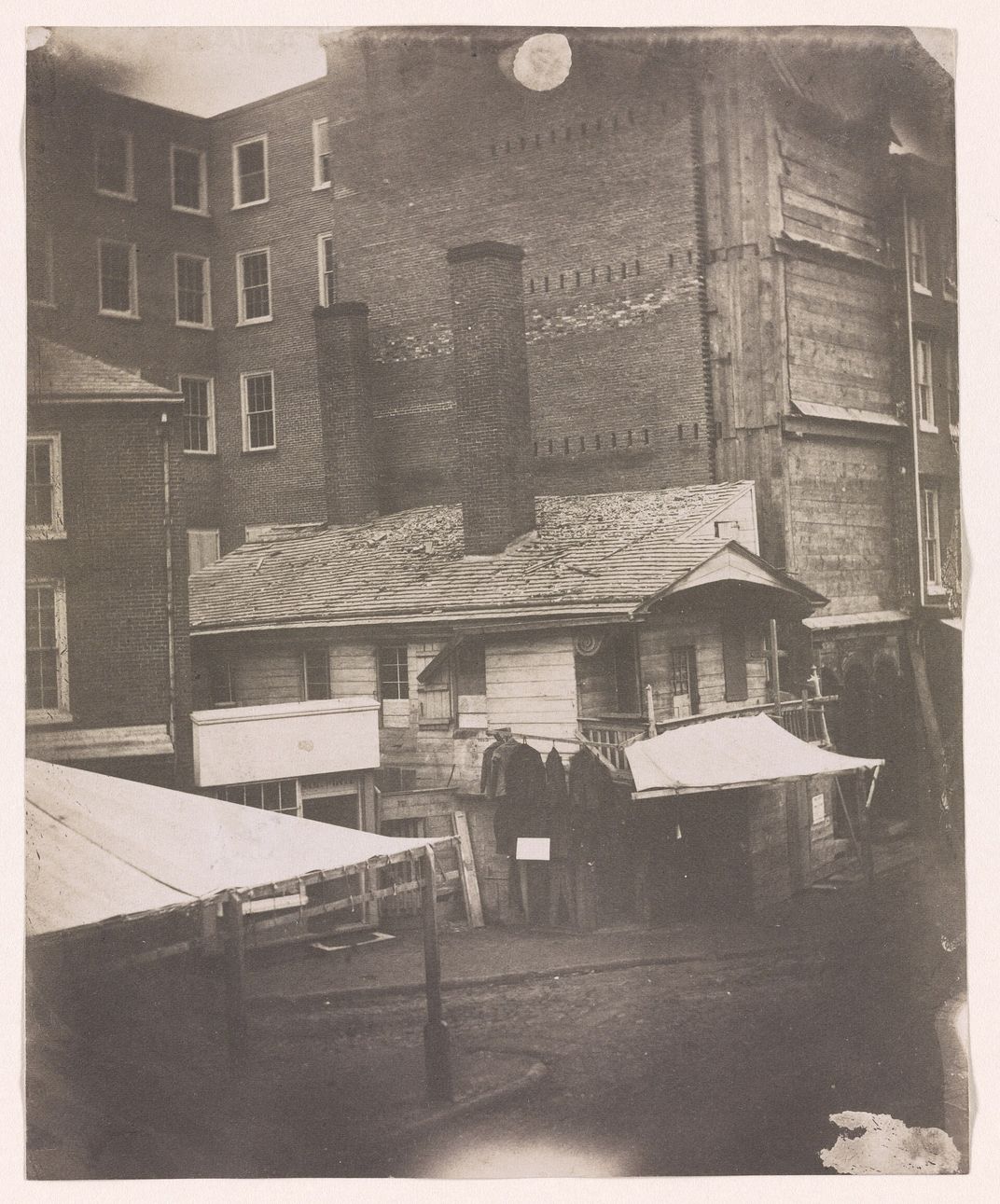 An 1850 photo of Darragh's house in Philadelphia