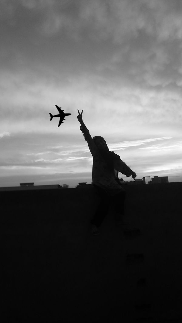 Victory symbol when aeroplane pass over. thumbnail