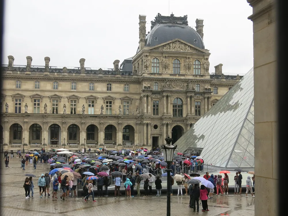 Louvre Tourists