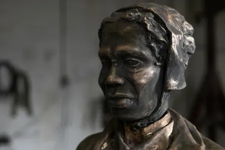 a close up a Sojourner Truth statue