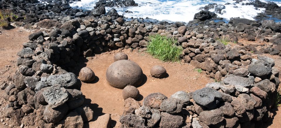  Te Pito Ote Henua—the navel of the world—Easter Island 
