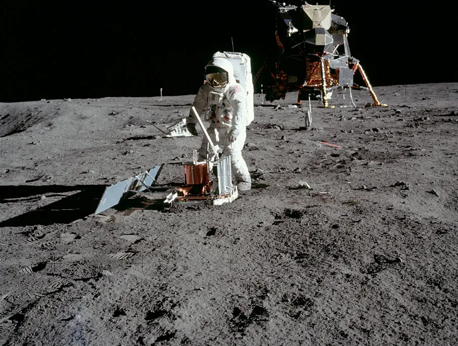 Apollo 11 seismometer install