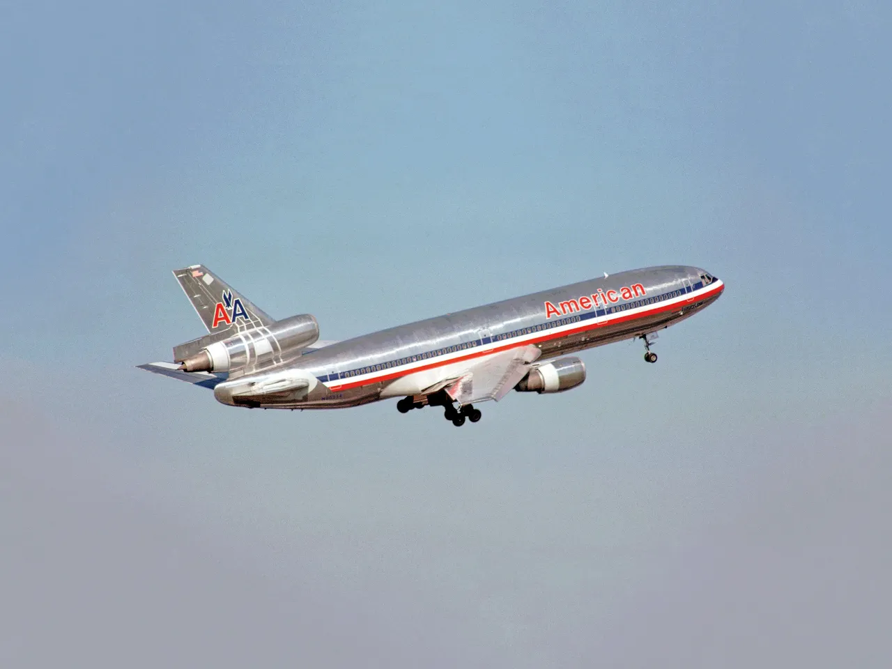 A Tale of Two DC-10s