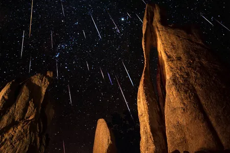 A composite photo shows the shower of the Geminids.