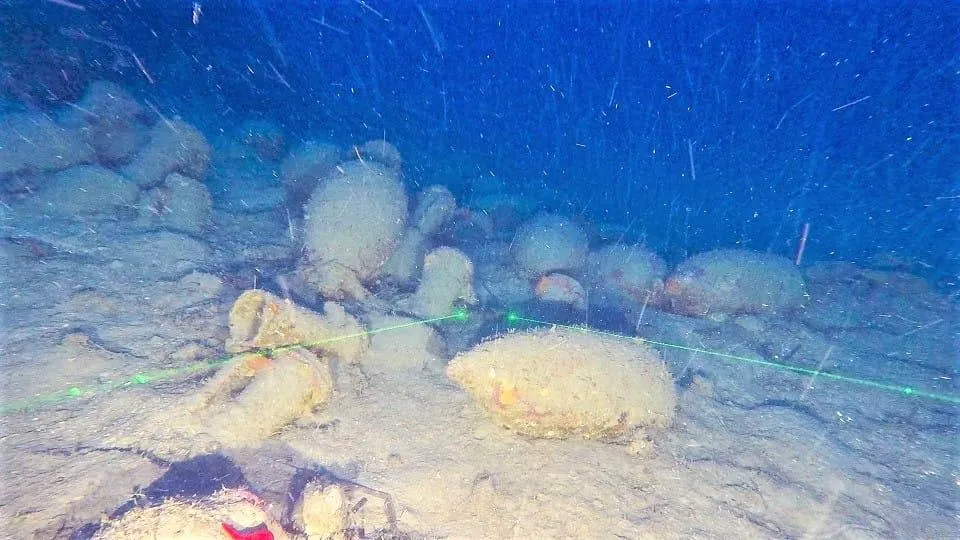 Roman amphorae at the bottom of the ocean