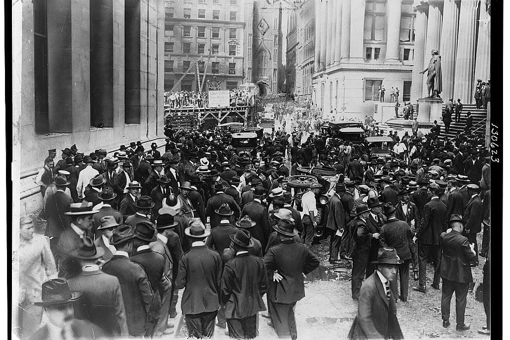 crowds gather on Wall Street