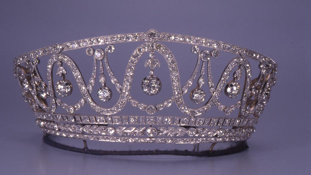 Ornate Tiara, Once Worn by a Grand Duchess, Stolen From German Museum