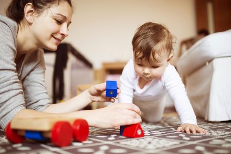 Playtime with baby can help expand a child’s attention span, a new study shows.
