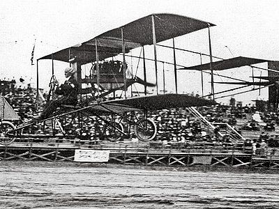 Curtiss design dashes past the crowd