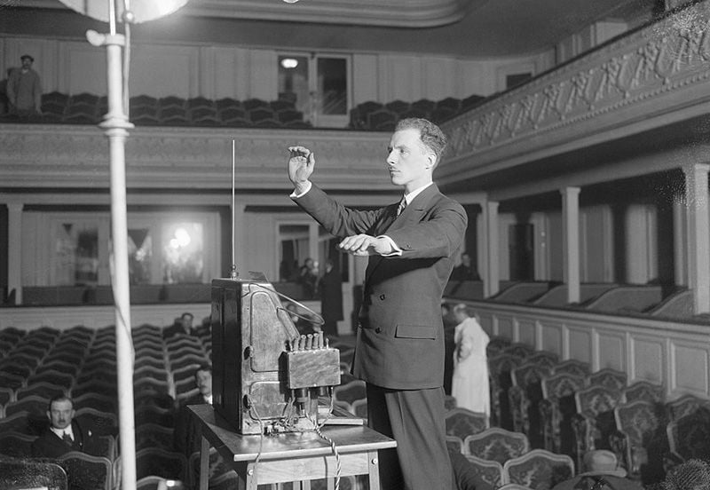 A Century Ago, This Eerie-Sounding Instrument Ushered in Electronic Music