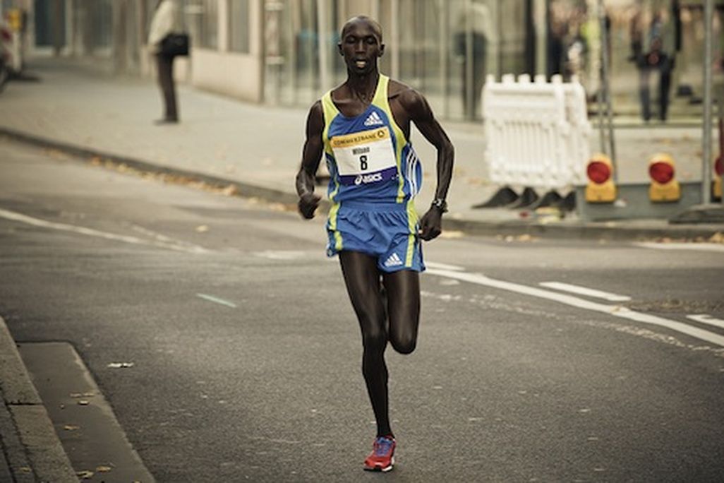 Wilson Kipsang running the 2010 Frankfurt Marathon