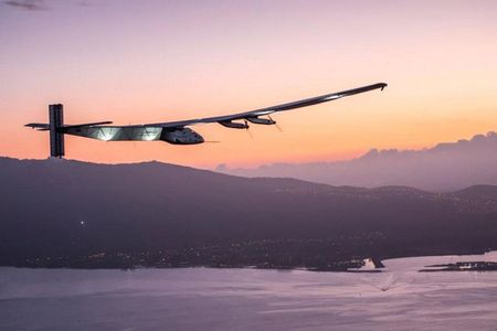 Solar Impulse landing in Hawaii, March 7, 2015.