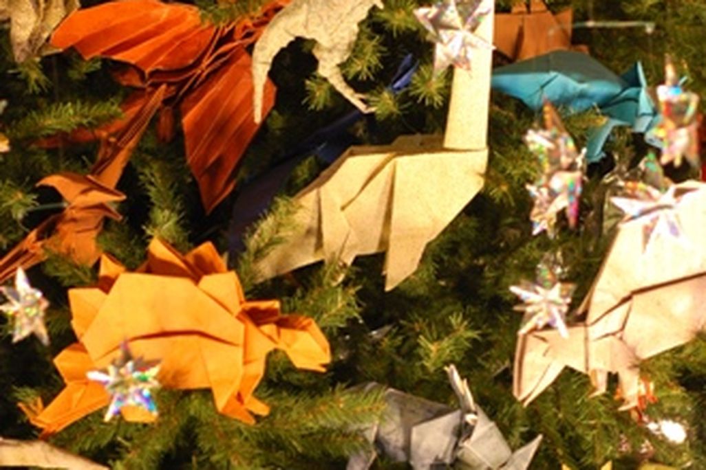 20110520083255dinosaur-tree.jpg