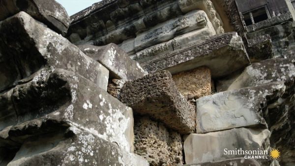 Preview thumbnail for How Is Angkor Wat Still Standing Today?