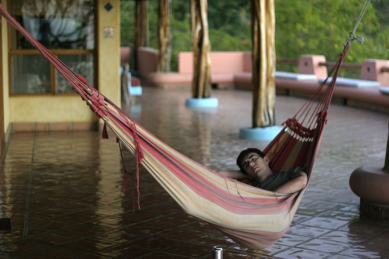 Mid-Day Naps Can Be a Sign of Bad Health | Smart News ...