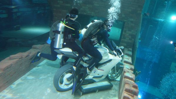 A Motorcycle ride while diving thumbnail