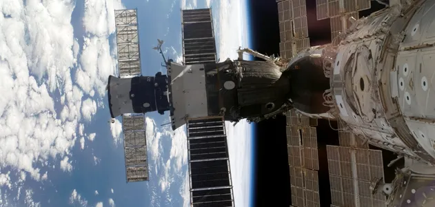 docking-soyuz-flash.jpg