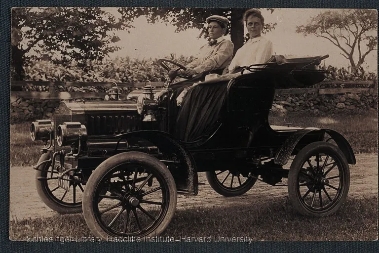 A photo of Kellor and Mary Dreier in an automobile