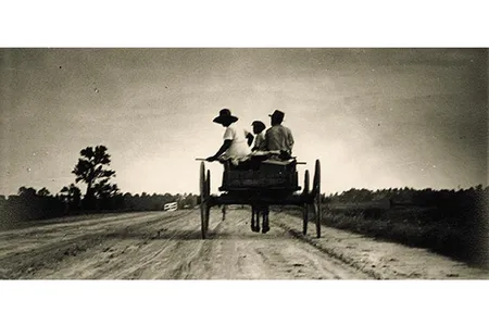 After a year in graduate school in New York City, Eudora Welty returned to her native Mississippi and began taking pictures (Home by Dark).