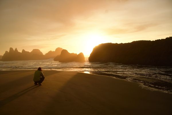 Oregon Coast at Sunset, with photographer thumbnail