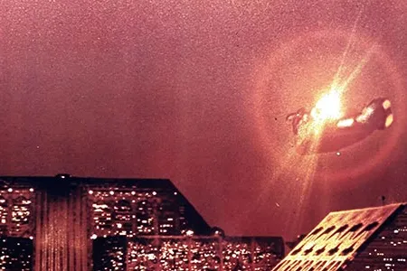 In Blade Runner, pollution and overpopulation have transformed cities such as Los Angeles into depressing megacities.